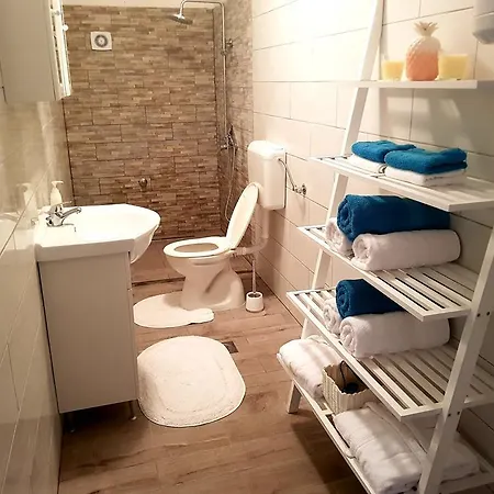 Adriatic Apartment *